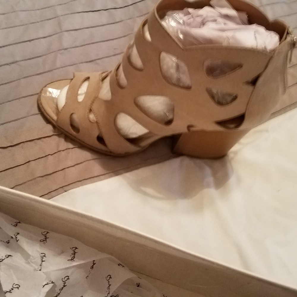 New in Box size 10